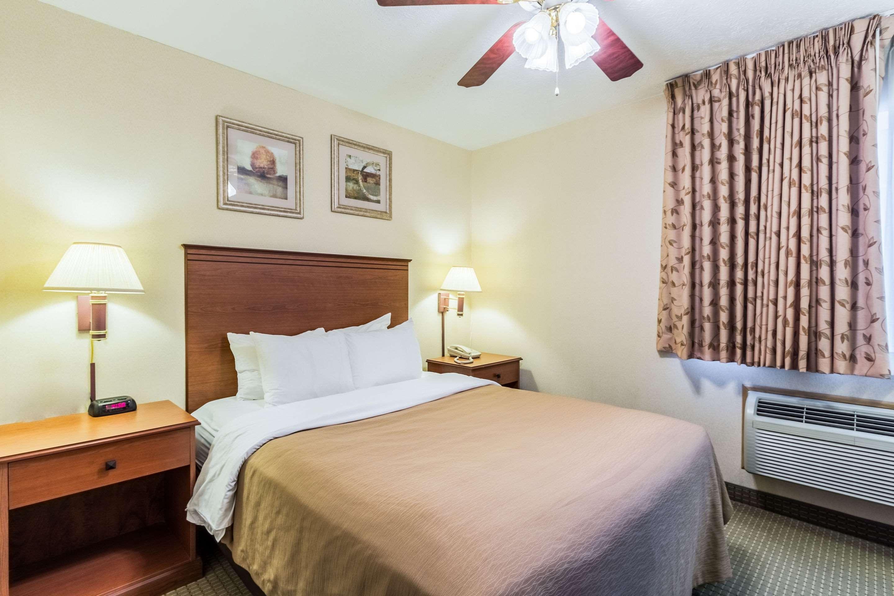 Baymont By Wyndham Sw Hotel