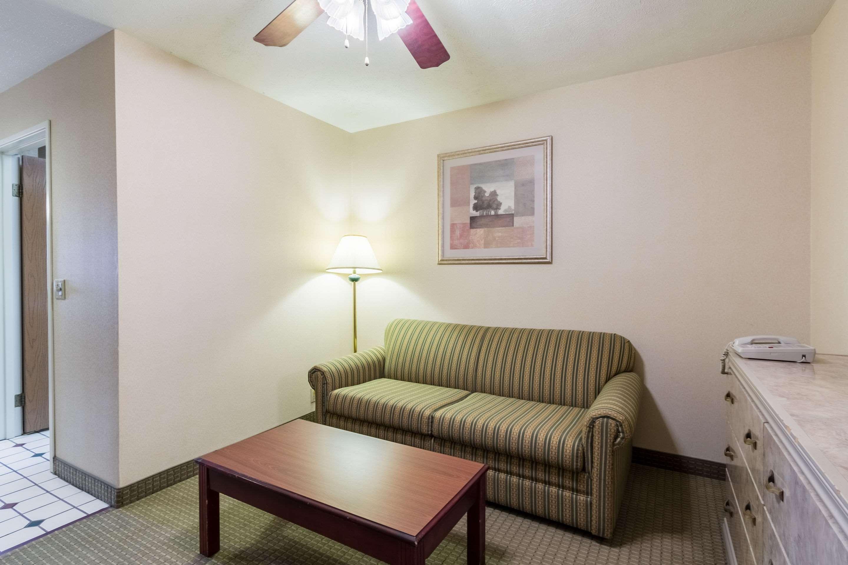 Hotel Baymont By Wyndham Sw Omaha